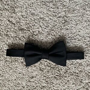 Black Express bow tie